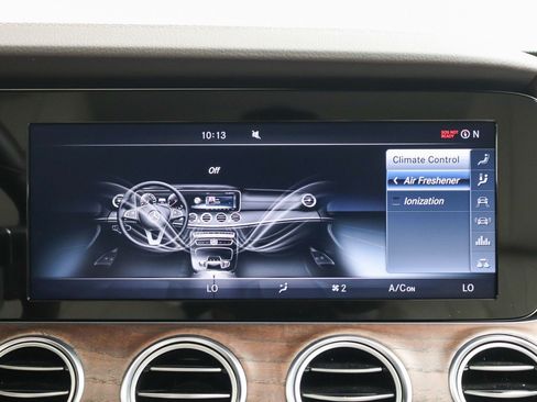 Used 2017 Mercedes-Benz E 300 image 18