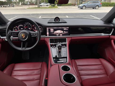 Used 2021 Porsche Panamera image 75