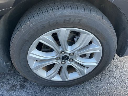 Used 2024 Ford Edge Titanium image 11