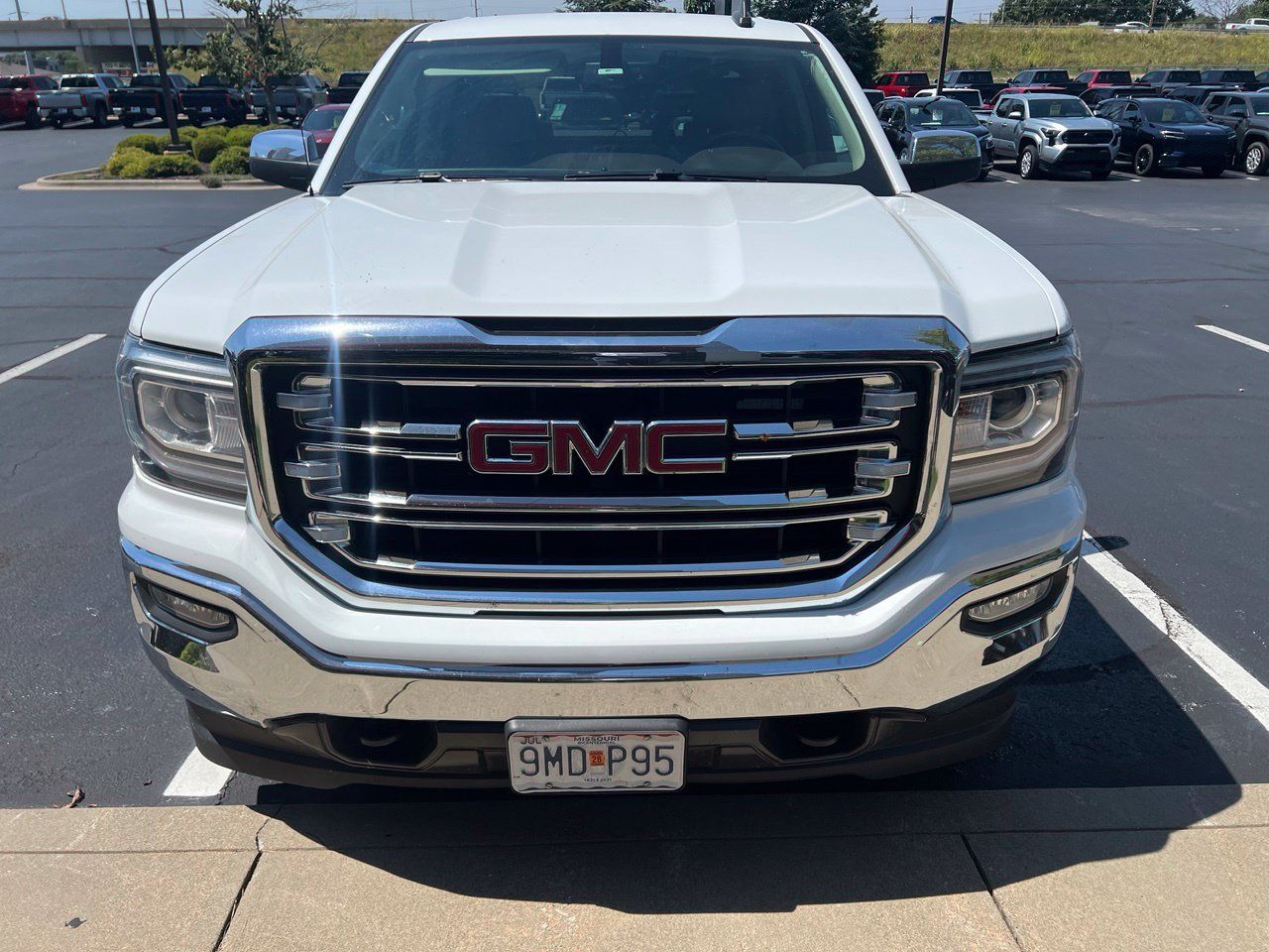Used 2018 GMC Sierra 1500 SLT w/ SLT Premium Package AWD/4WD image 2