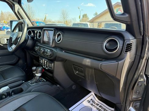 Used 2022 Jeep Wrangler Unlimited Sahara w/ Cold Weather Group image 24