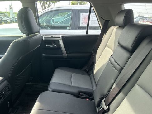 Used 2019 Toyota 4Runner SR5 Premium image 11