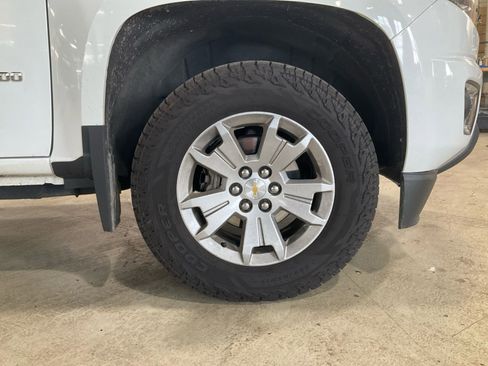 Used 2017 Chevrolet Colorado LT w/ LT Convenience Package AWD/4WD image 16