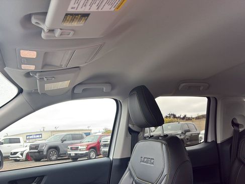 Used 2025 Ford Maverick Lobo AWD/4WD image 19