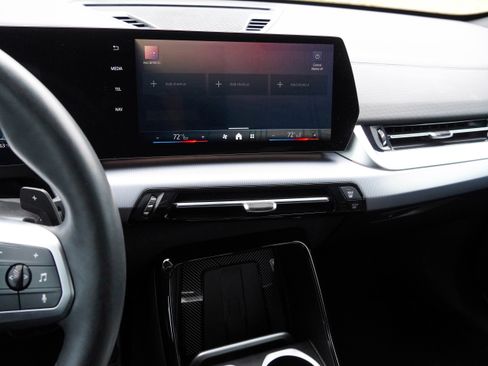 Certified 2025 BMW X2 xDrive28i w/ M Sport Package image 24