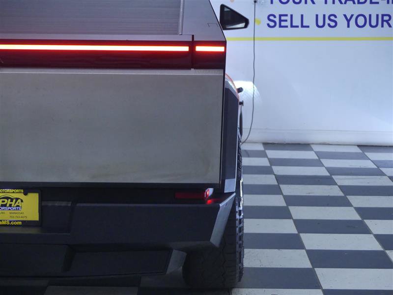 Used 2024 Tesla Cybertruck AWD Crew Cab image 28