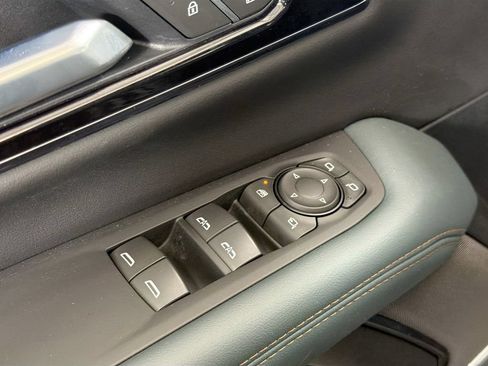 Used 2025 GMC Yukon AT4 w/ Premium Trailering Package AWD/4WD image 19