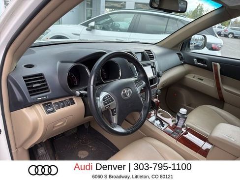 Used 2013 Toyota Highlander Limited AWD/4WD image 8