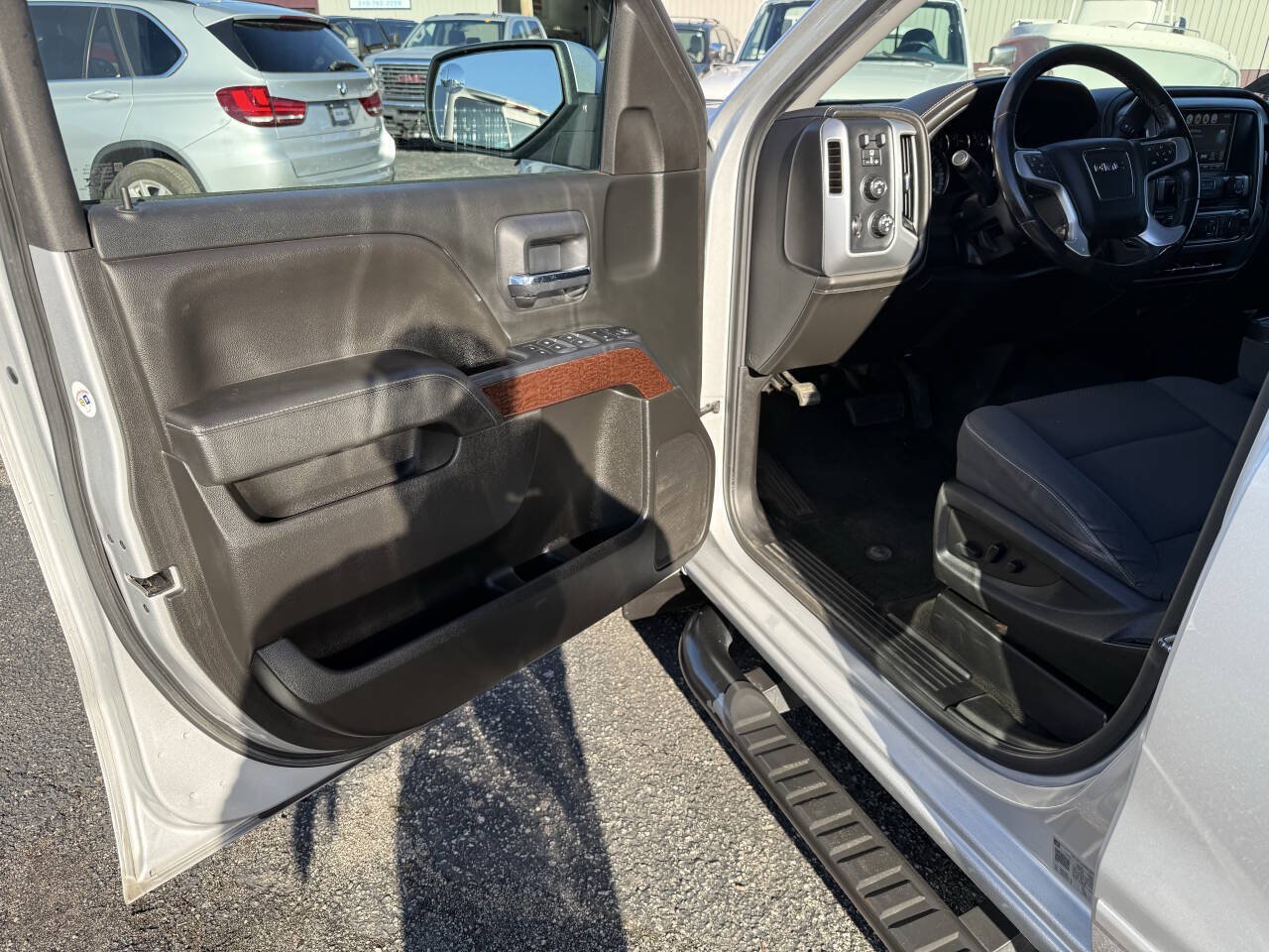 Used 2018 GMC Sierra 1500 SLE w/ SLE Value Package AWD/4WD image 12
