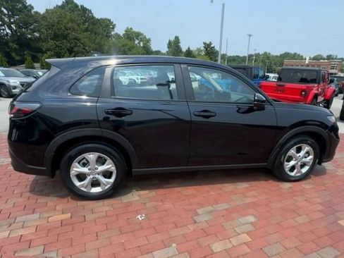 Used 2024 Honda HR-V LX image 3