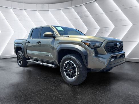 Used 2024 Toyota Tacoma TRD Sport image 1