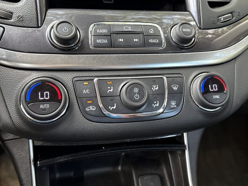 Used 2017 Chevrolet Impala LT image 19