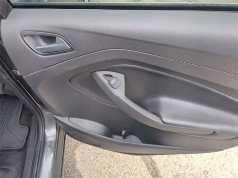Used 2017 Ford Escape SE image 35