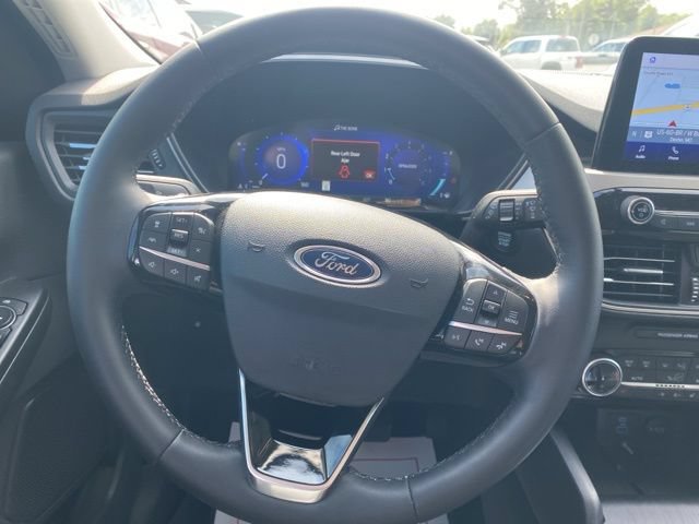 Used 2022 Ford Escape SEL w/ Technology Package FWD image 15