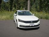 Used 2017 Volkswagen Passat 1.8T SEL Premium image 2