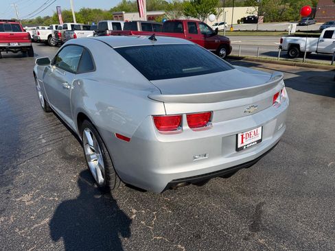 Used 2010 Chevrolet Camaro SS image 2
