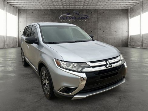 Used 2016 Mitsubishi Outlander ES image 1