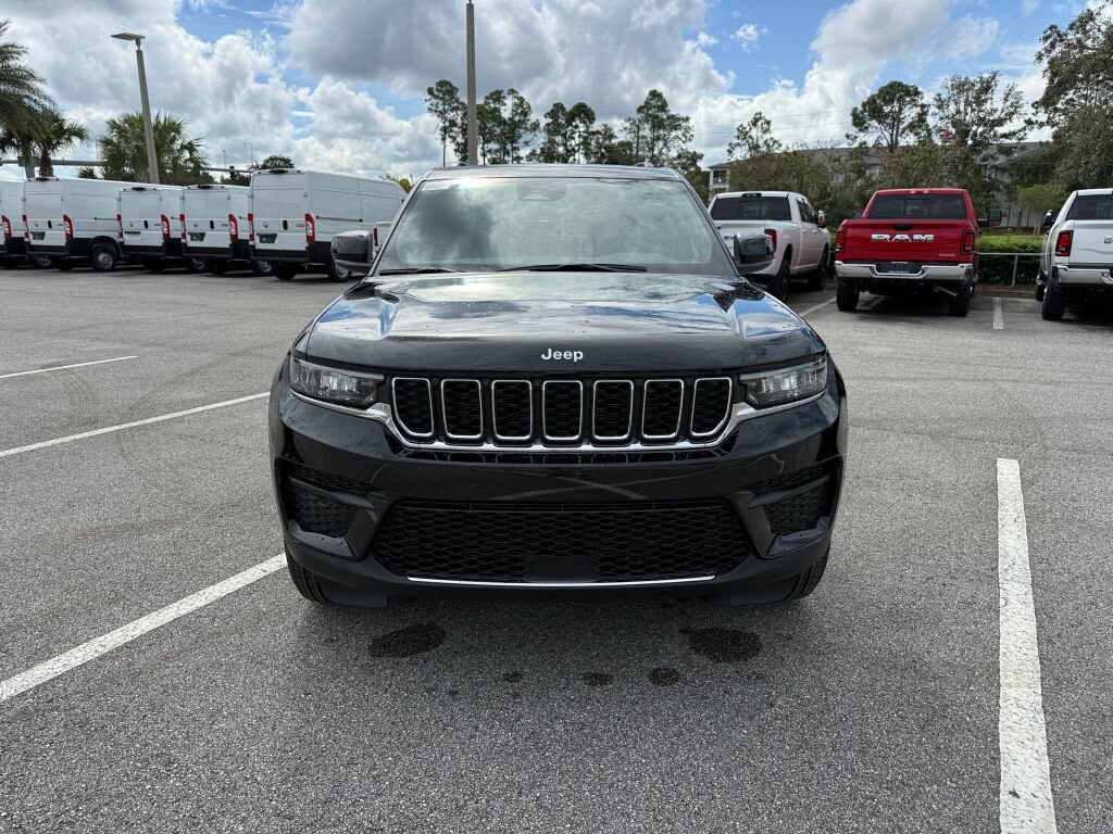 New 2027 Jeep Grand Cherokee Laredo AWD/4WD image 8