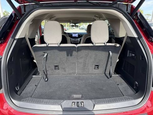 Used 2023 Ford Explorer XLT RWD image 33