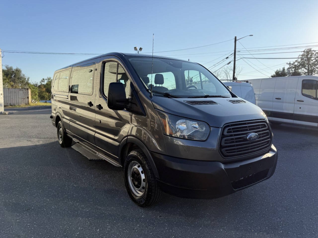 Used 2017 Ford Transit 350 XL RWD image 4