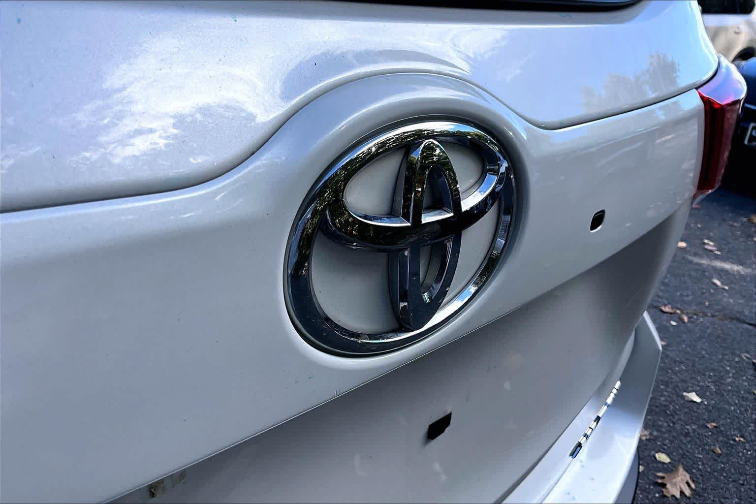 Certified 2019 Toyota Highlander XLE AWD/4WD image 30