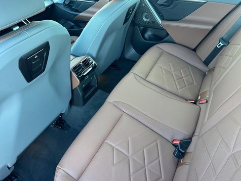 Used 2025 BMW i5 xDrive40 image 29