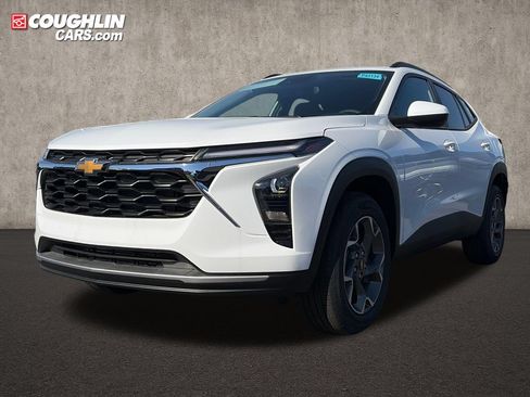 New 2026 Chevrolet Trax LT w/ Driver Confidence Package FWD image 1