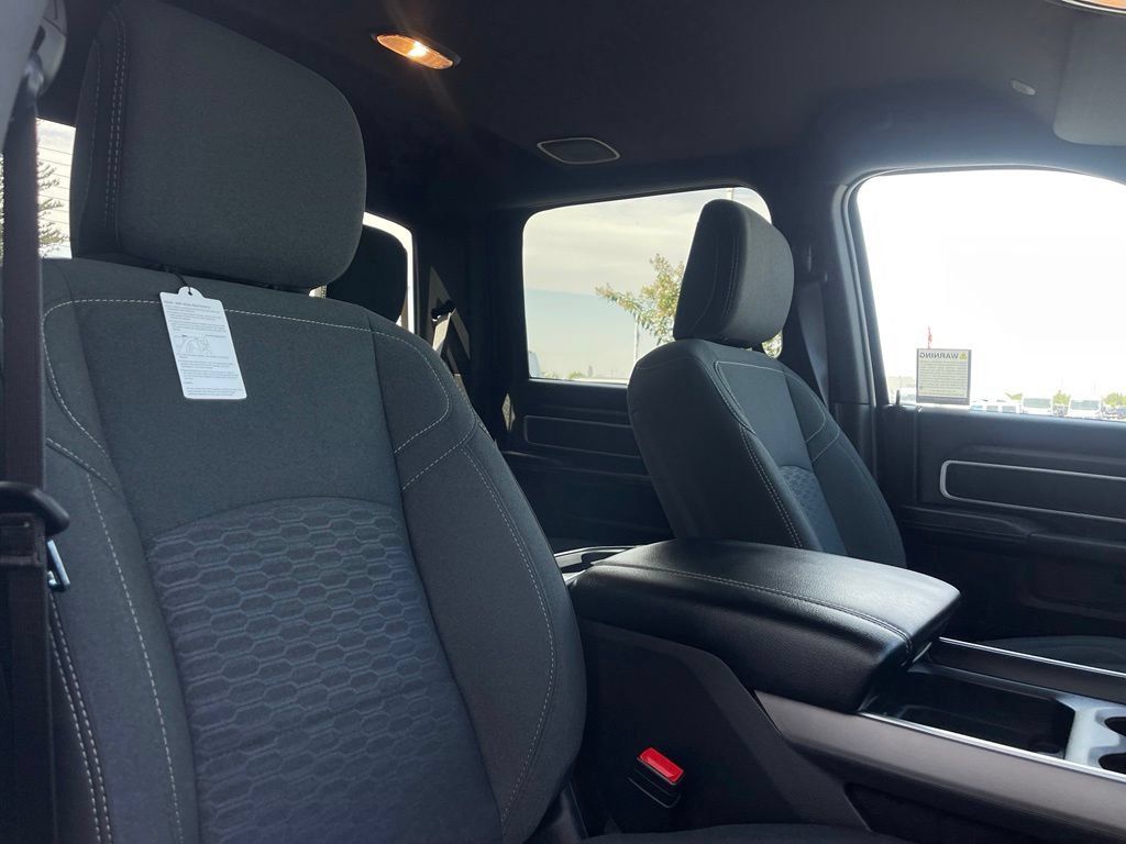 New 2027 RAM 3500 Big Horn AWD/4WD image 16