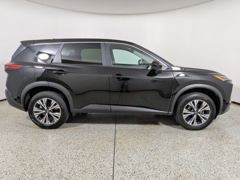Used 2023 Nissan Rogue SV image 8