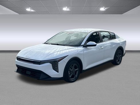 Used 2025 Kia K4 FWD image 7