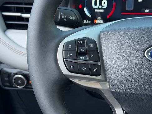 New 2026 Ford Explorer Active w/ Active Comfort Package RWD image 17