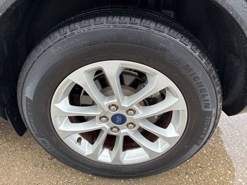 Used 2021 Ford Escape SE w/ Cold Weather Package FWD image 12