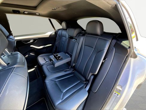 Used 2019 Audi Q8 Premium w/ Convenience Package AWD/4WD image 22