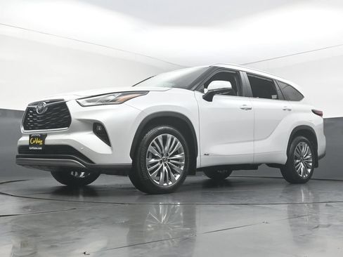 Used 2026 Toyota Highlander Platinum AWD/4WD image 50