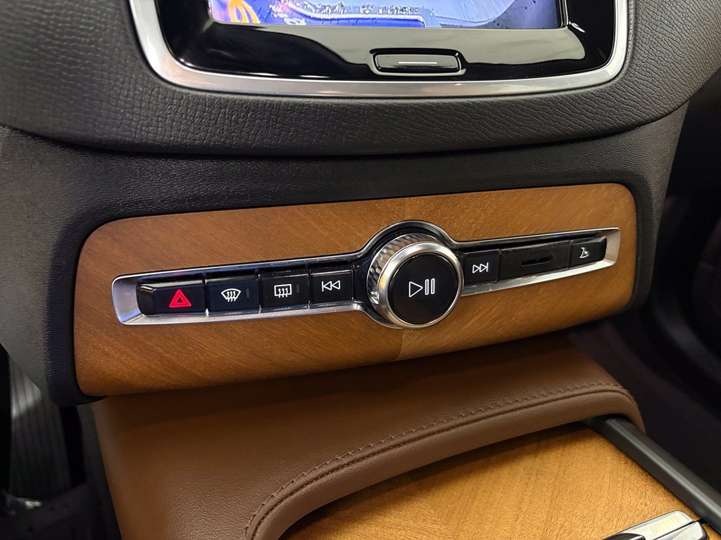 Used 2024 Volvo XC90 B6 Plus w/ Protection Package Premier AWD/4WD image 27