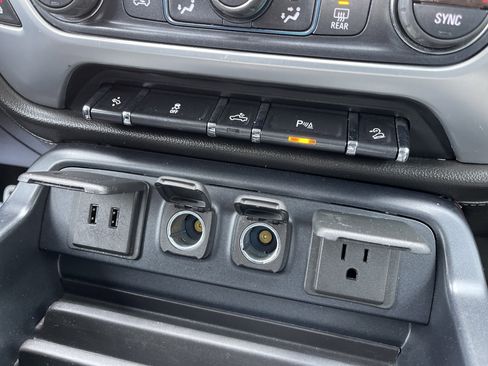 Used 2018 GMC Sierra 1500 SLT w/ SLT Premium Package image 31