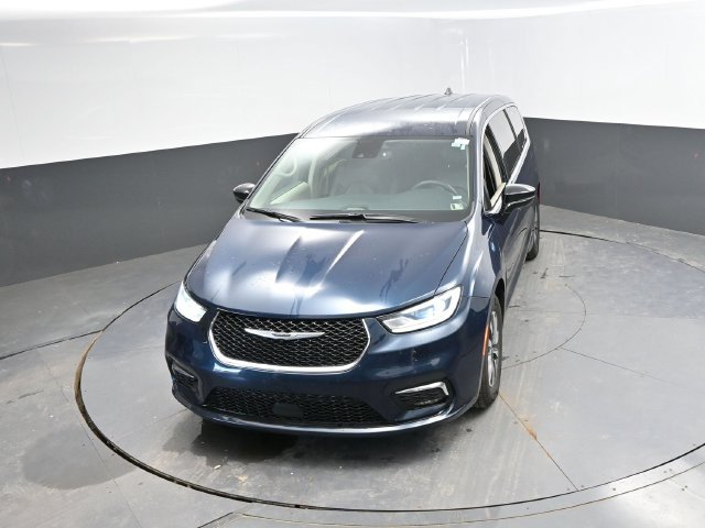 Used 2024 Chrysler Pacifica Limited FWD image 40
