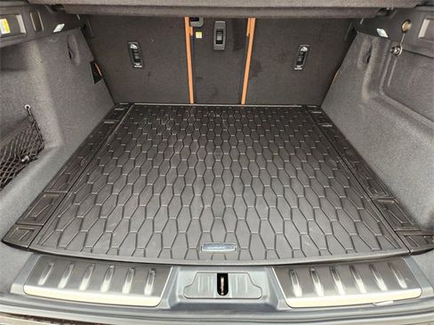 Used 2026 Jaguar F-PACE R-Dynamic S image 23