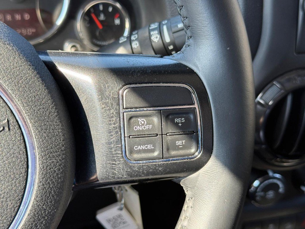 Used 2017 Jeep Wrangler Rubicon AWD/4WD image 14