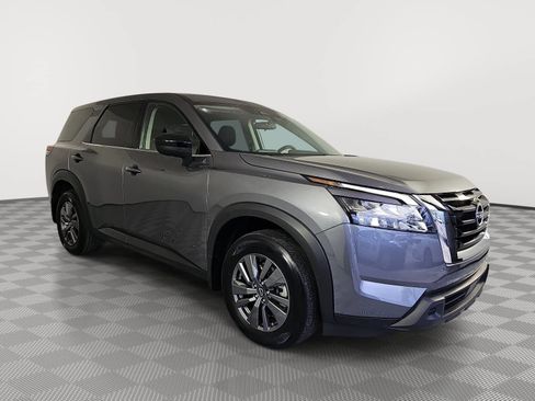 Used 2025 Nissan Pathfinder S FWD image 2