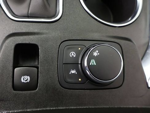 Used 2023 Chevrolet Traverse LT FWD image 57
