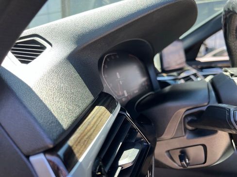 Used 2021 BMW 530i w/ Convenience Package image 39