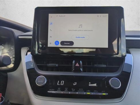 Used 2025 Toyota Corolla LE image 14