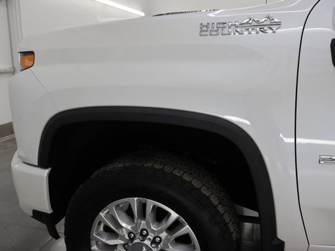 Used 2021 Chevrolet Silverado 2500 High Country w/ Z71 Off-Road Package image 40