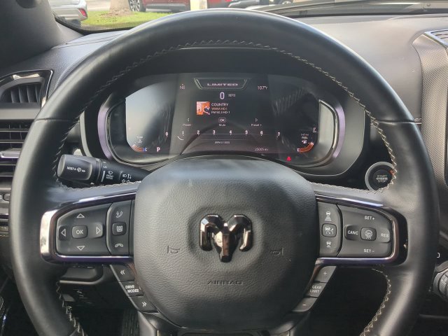 Used 2025 RAM 1500 Limited AWD/4WD image 31