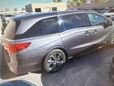 Used 2023 Honda Odyssey Elite image 18