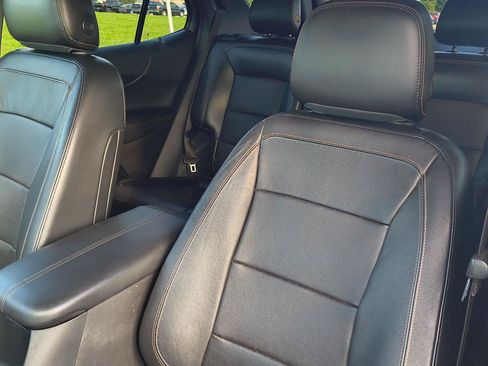 Used 2018 Chevrolet Equinox Premier FWD image 21