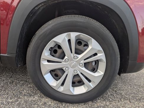 Used 2024 Chevrolet Trax LS w/ Driver Confidence Package image 10