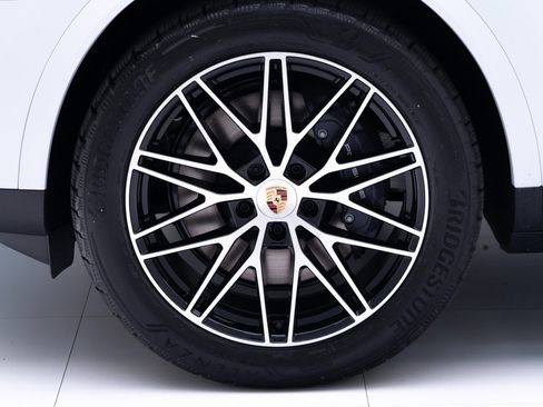 New 2026 Porsche Cayenne Coupe image 12