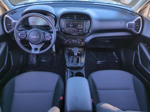 Used 2024 Kia Soul LX w/ Option Group 015 image 10